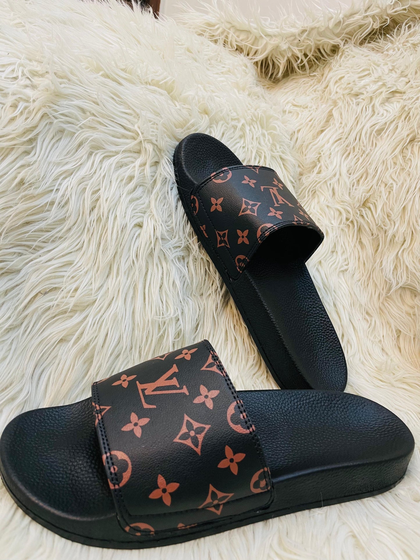 Black King Slide (Medicated Foaming)